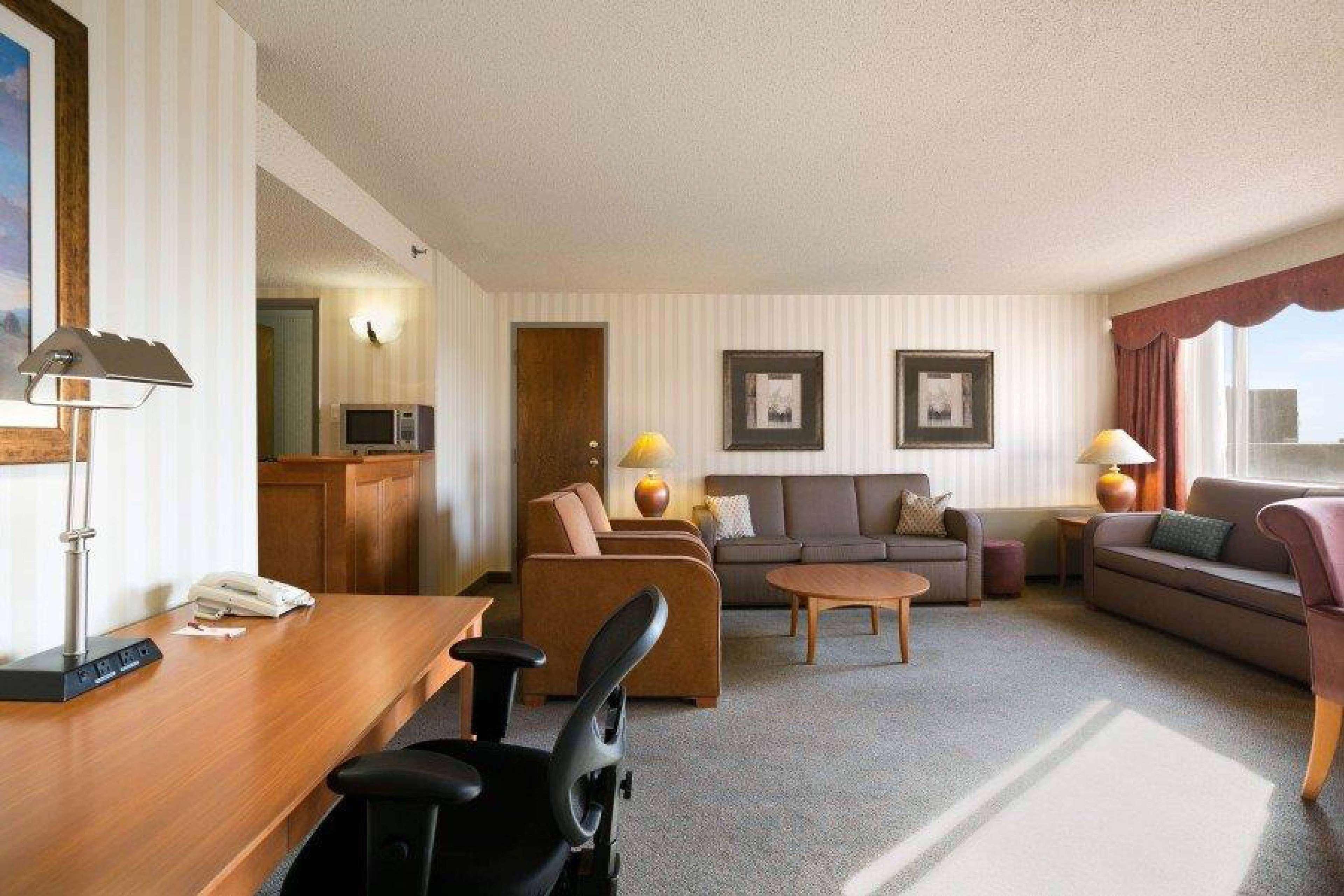 Hotel Ramada Plaza By Wyndham Regina Downtown Exterior foto