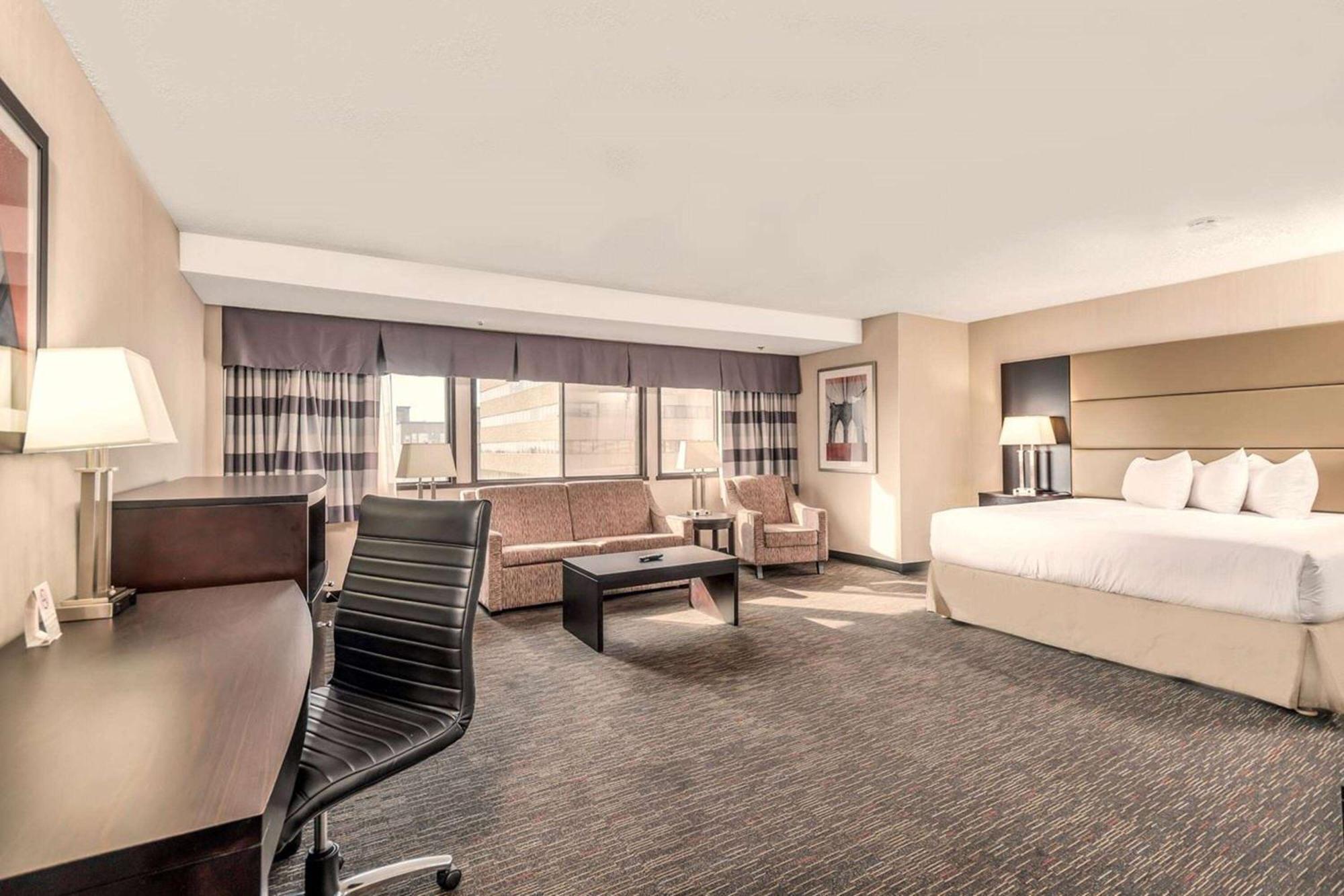 Hotel Ramada Plaza By Wyndham Regina Downtown Exterior foto