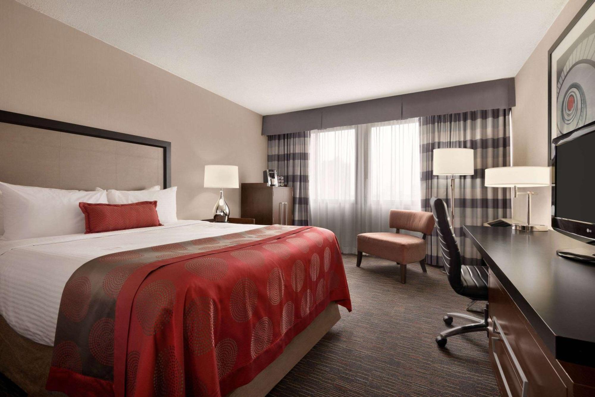 Hotel Ramada Plaza By Wyndham Regina Downtown Exterior foto